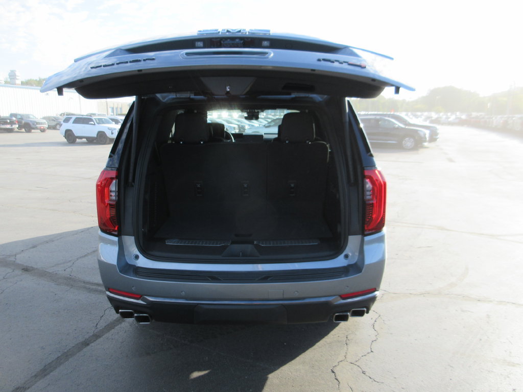 Certified 2026 GMC Yukon AT4 w/ AT4 Premium Plus Package AWD/4WD image 8