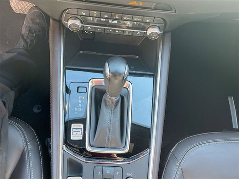 Used 2024 MAZDA CX-5 Signature image 17