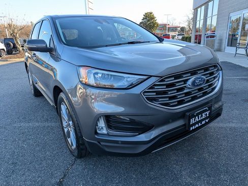 Used 2024 Ford Edge Titanium image 2