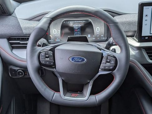 Used 2025 Ford Explorer ST AWD/4WD image 13