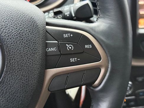 Used 2016 Jeep Cherokee Latitude image 21