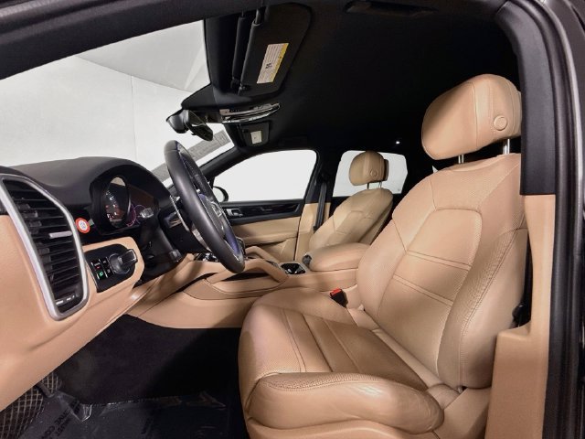 Used 2021 Porsche Cayenne AWD/4WD image 11