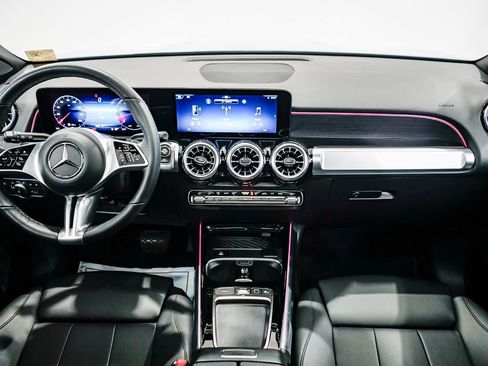 Used 2026 Mercedes-Benz GLB 250 image 12