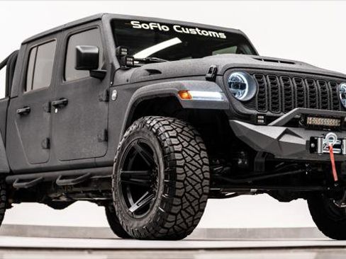 Used 2025 Jeep Gladiator Sport AWD/4WD image 34