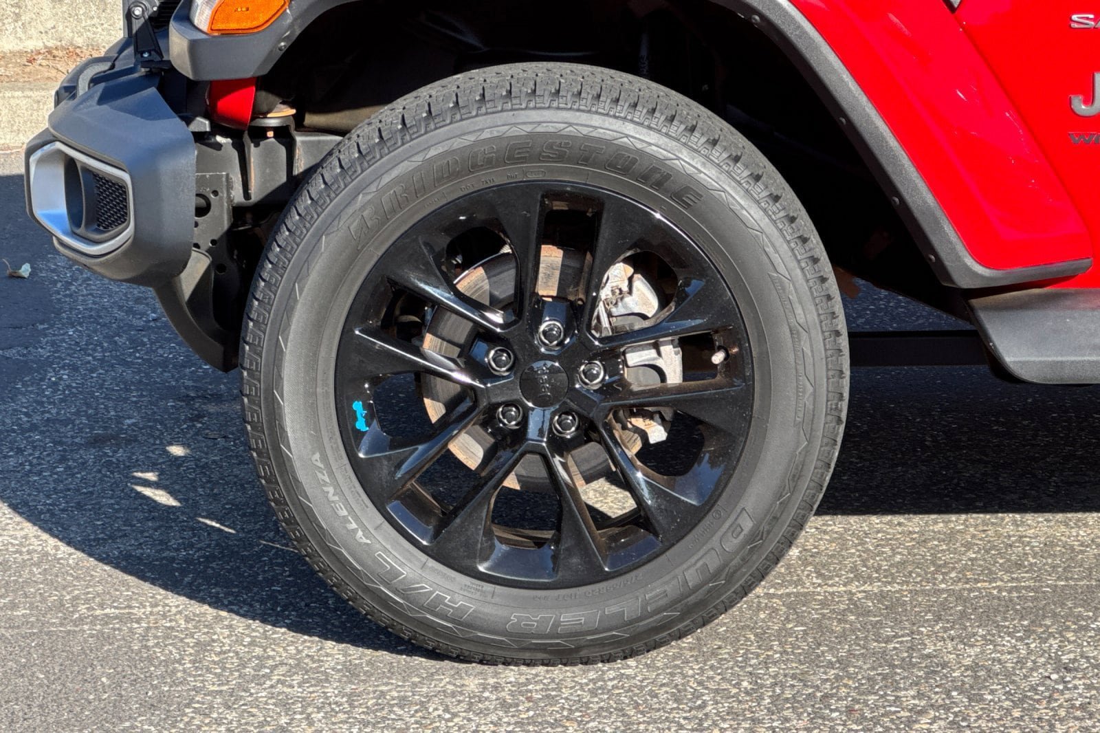 Used 2020 Jeep Wrangler Unlimited Sahara AWD/4WD image 32