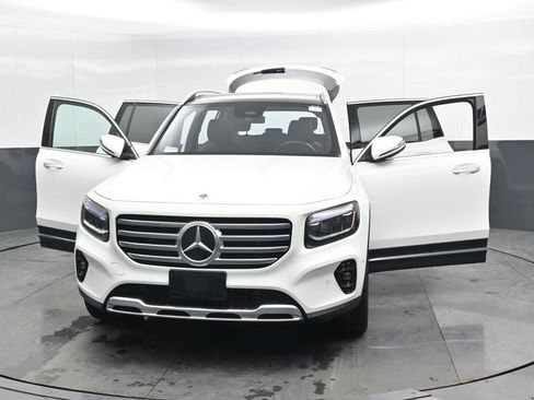 Used 2025 Mercedes-Benz GLB 250 4MATIC image 49