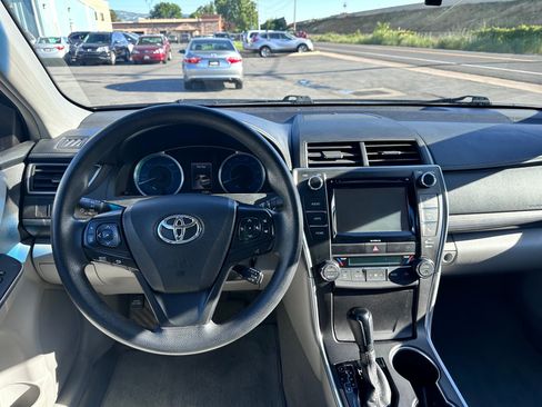 Used 2016 Toyota Camry LE FWD image 7