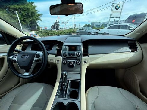 Used 2019 Ford Taurus SE FWD image 18