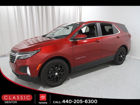Used 2024 Chevrolet Equinox LT FWD image 3