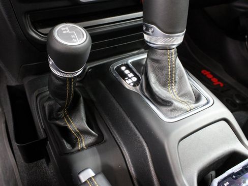 Used 2023 Jeep Wrangler Unlimited Sahara image 53