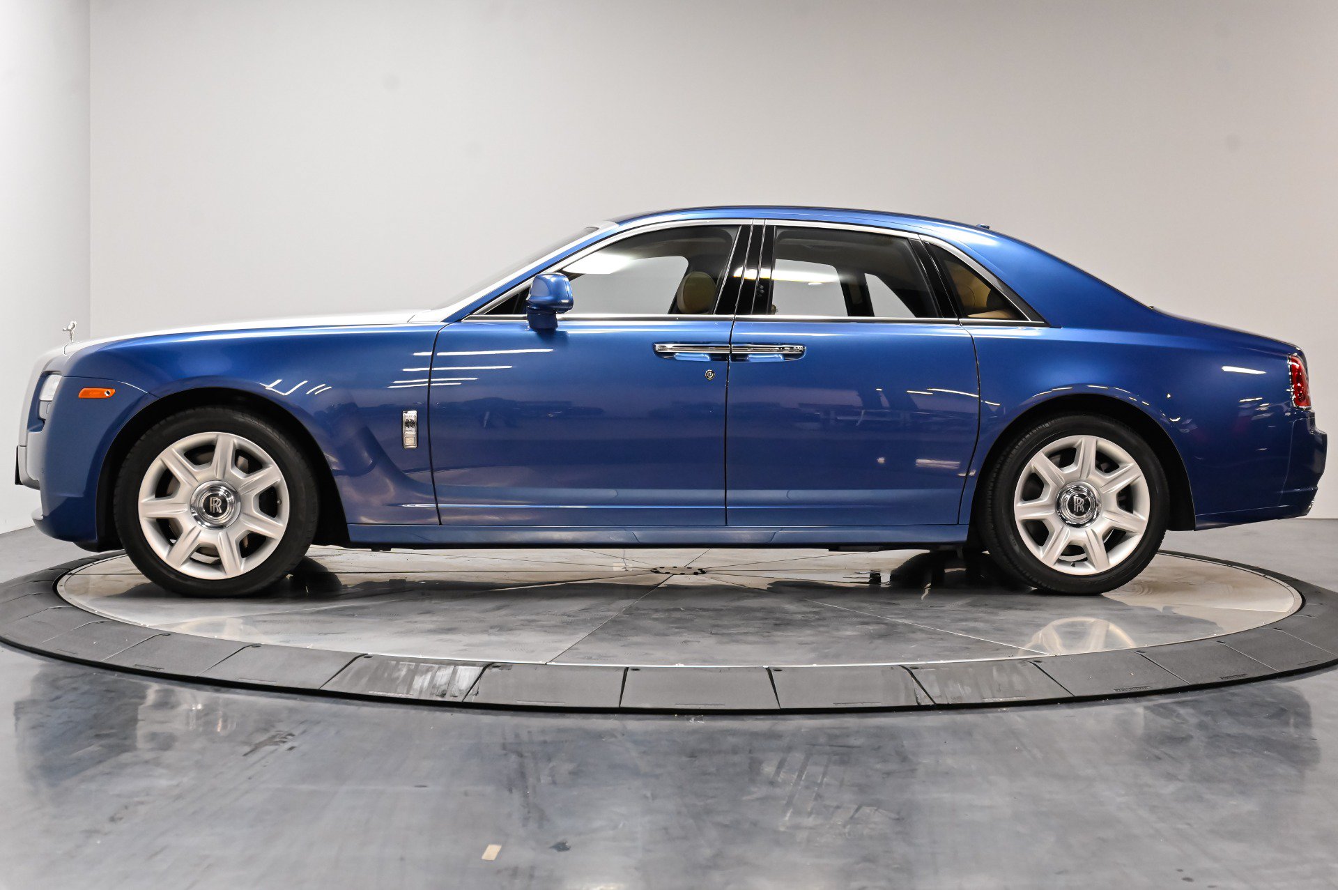 Used 2012 Rolls-Royce Ghost RWD image 20