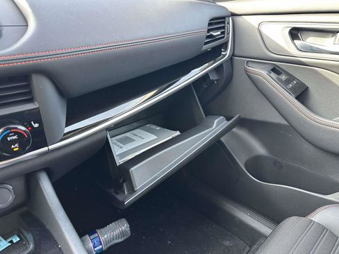 Used 2025 Nissan Rogue SV image 17