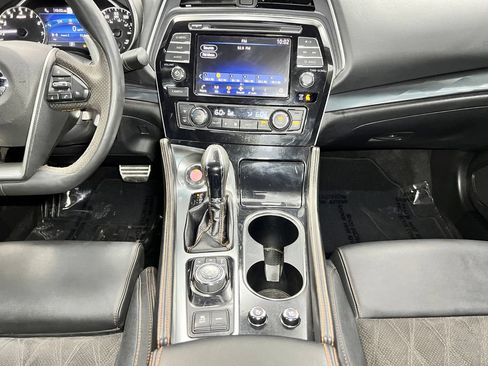 Used 2022 Nissan Maxima SR w/ Sport Mat Group FWD image 14