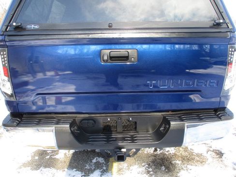 Used 2015 Toyota Tundra SR5 w/ TRD Off Road Package image 18