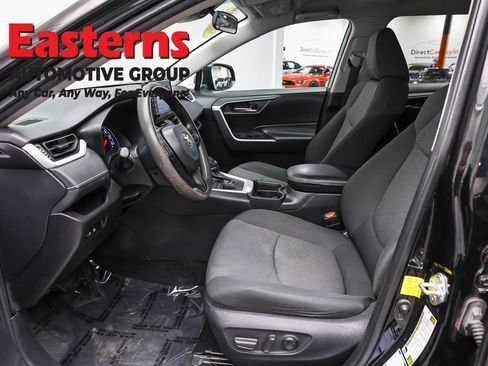 Used 2021 Toyota RAV4 XLE AWD/4WD image 13