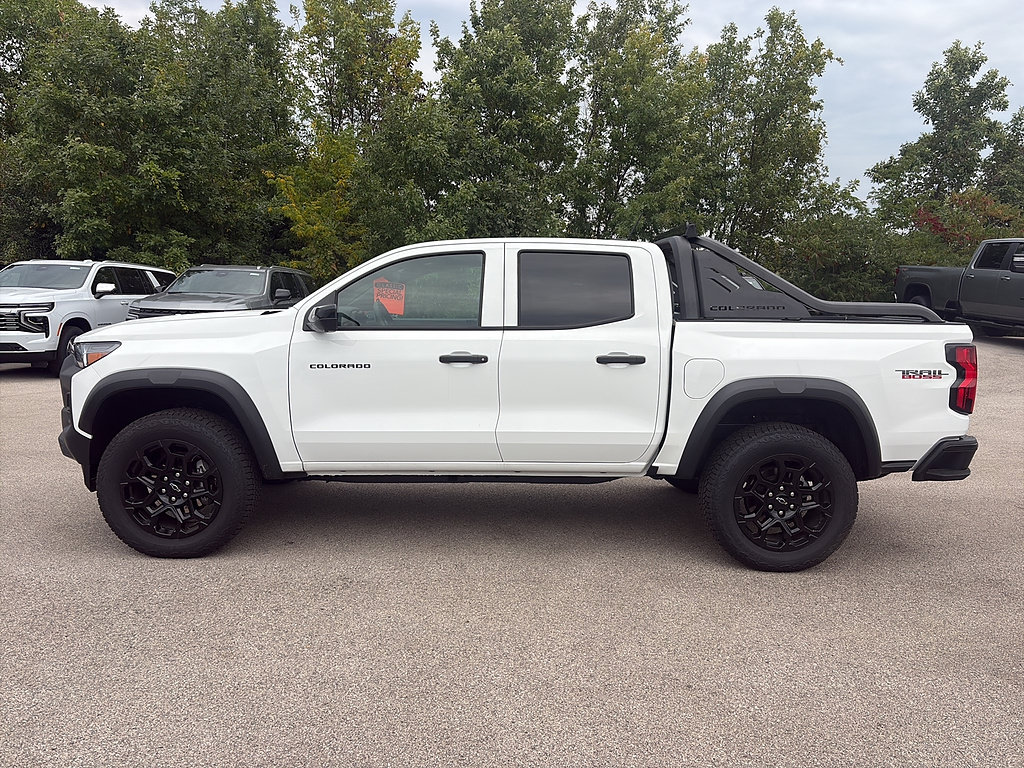 New 2026 Chevrolet Colorado Trail Boss w/ Midnight Edition AWD/4WD image 3