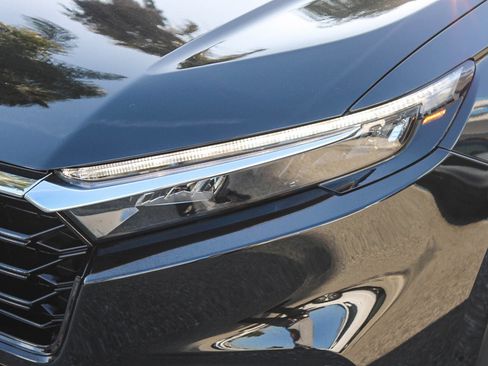 Used 2024 Honda CR-V EX image 5