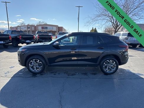 Certified 2025 Chevrolet Trax LT image 4