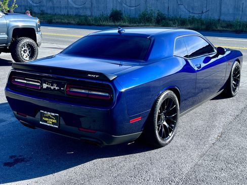 Used 2016 Dodge Challenger SRT Hellcat RWD image 6