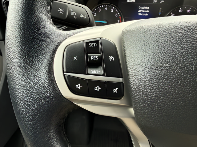 Used 2022 Ford Explorer XLT AWD/4WD image 16