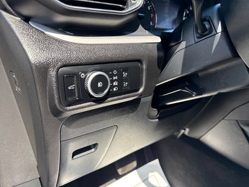 Used 2024 Ford Explorer XLT w/ Equipment Group 202A AWD/4WD image 33
