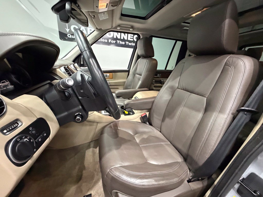 Used 2016 Land Rover LR4 HSE LUX AWD/4WD image 27