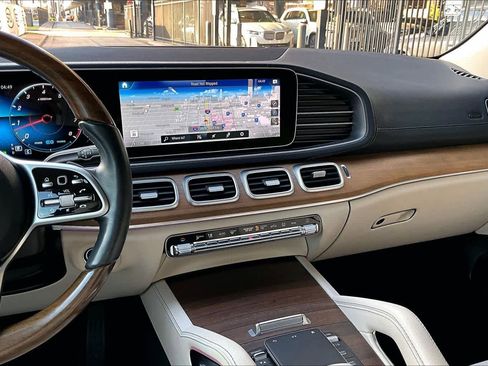 Used 2021 Mercedes-Benz GLS 450 4MATIC image 6