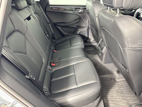 Certified 2026 Porsche Macan AWD/4WD image 29