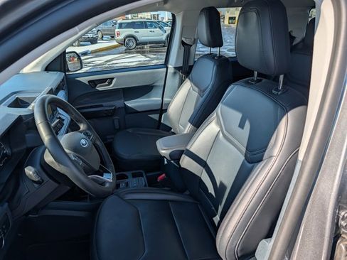 Certified 2024 Ford Maverick Lariat w/ Black Appearance Package image 4