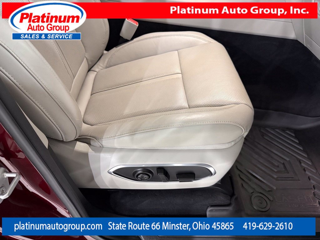 Used 2022 Jeep Wagoneer Series III AWD/4WD image 49