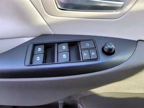 Used 2020 Toyota Sienna LE image 34