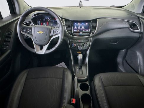 Used 2020 Chevrolet Trax LT w/ LT Convenience Package image 24