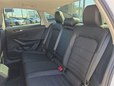 Certified 2024 Volkswagen Jetta SE image 16