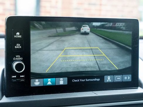 Used 2024 Honda Pilot Touring image 27