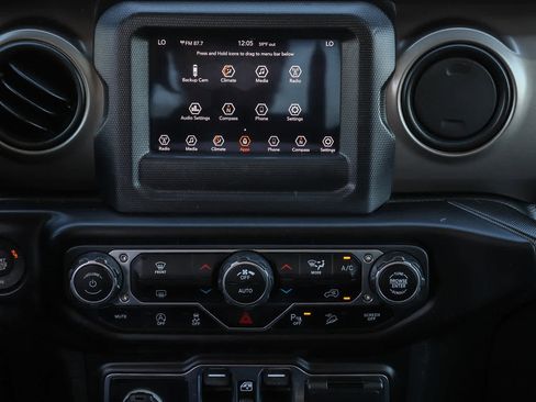 Used 2020 Jeep Wrangler Unlimited Sport image 15