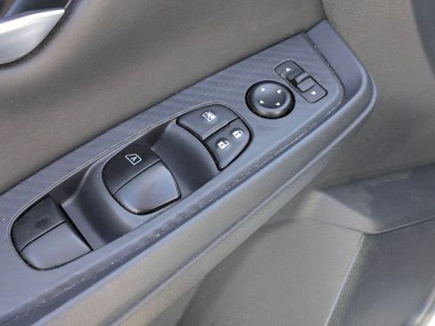 Used 2025 Nissan Sentra SV FWD image 13