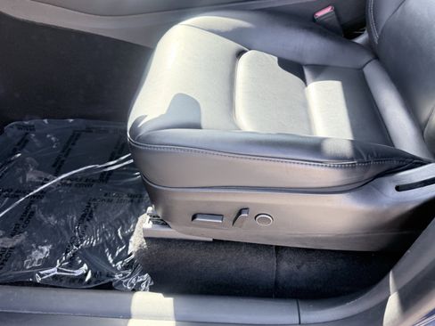 Used 2023 Tesla Model Y Performance image 24