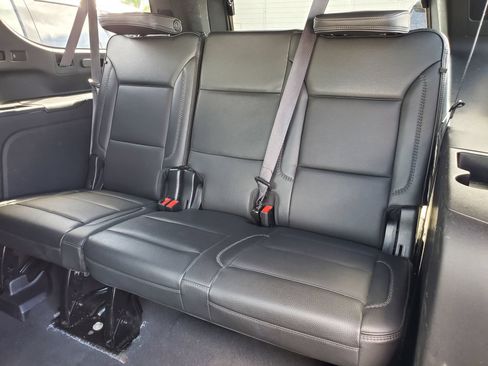 Used 2023 GMC Yukon XL Denali AWD/4WD image 13