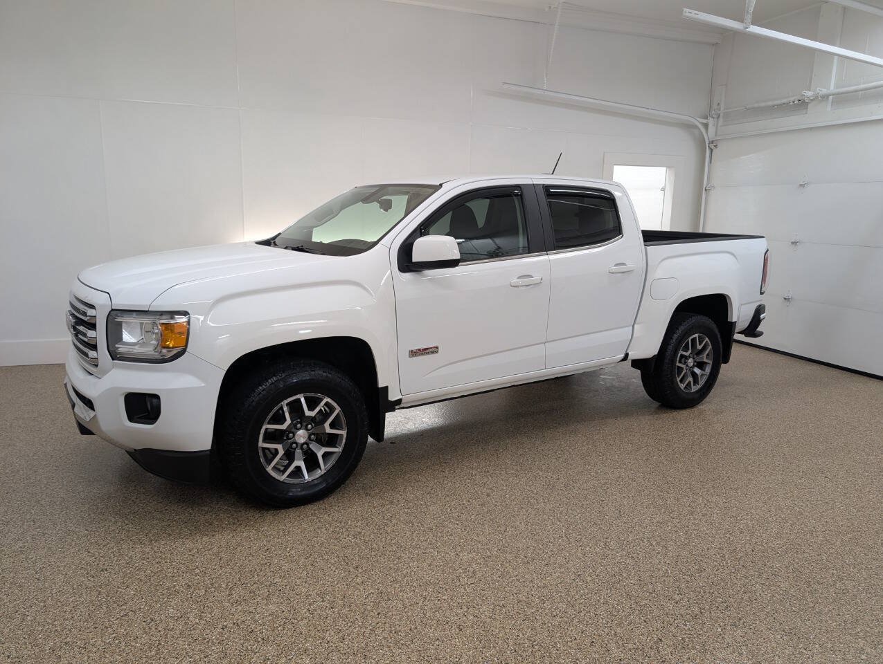Used 2017 GMC Canyon SLE w/ All Terrain Package AWD/4WD image 1