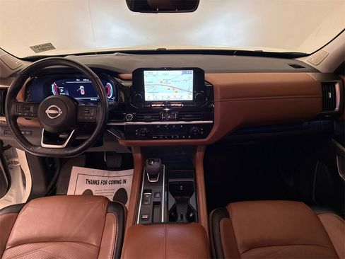 Used 2024 Nissan Pathfinder Platinum w/ Cargo Package image 14