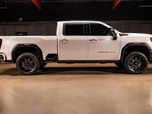 Used 2024 GMC Sierra 2500 Denali w/ Denali Reserve Package image 10