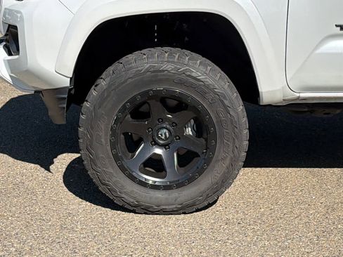 Used 2021 Toyota Tacoma TRD Sport w/ TRD Premium Sport Package image 9