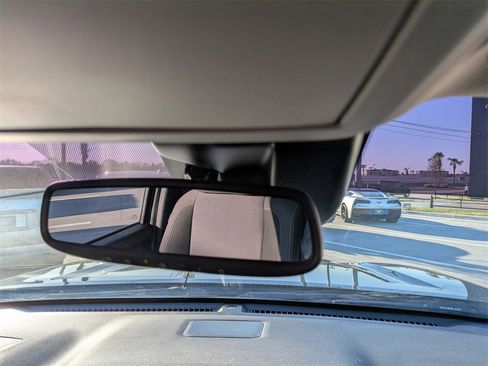 Used 2021 Nissan Titan SV w/ SV Convenience Package image 26