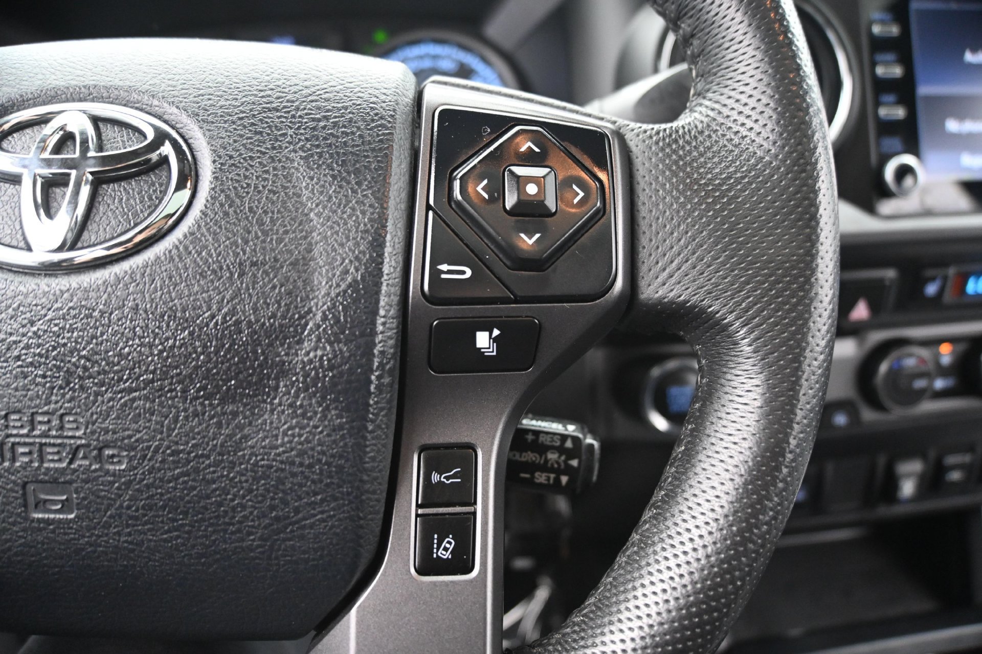 Used 2020 Toyota Tacoma TRD Sport AWD/4WD image 23