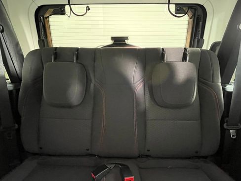 Used 2021 Jeep Wrangler Rubicon AWD/4WD image 19