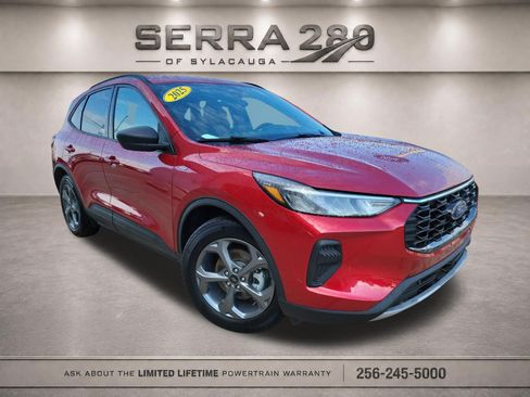 Used 2025 Ford Escape ST-Line w/ Cold Weather Package FWD image 1