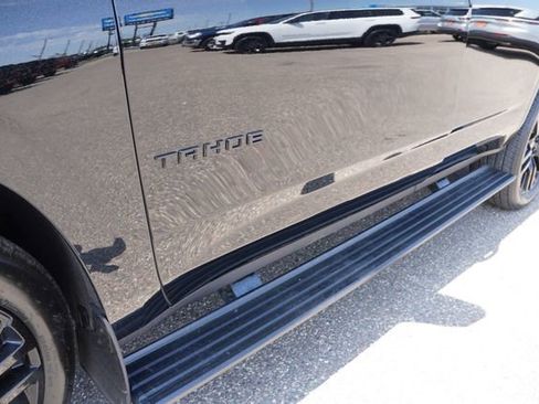 Used 2025 Chevrolet Tahoe Premier AWD/4WD image 14