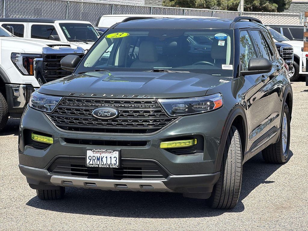 Used 2023 Ford Explorer XLT w/ Equipment Group 202A AWD/4WD image 3