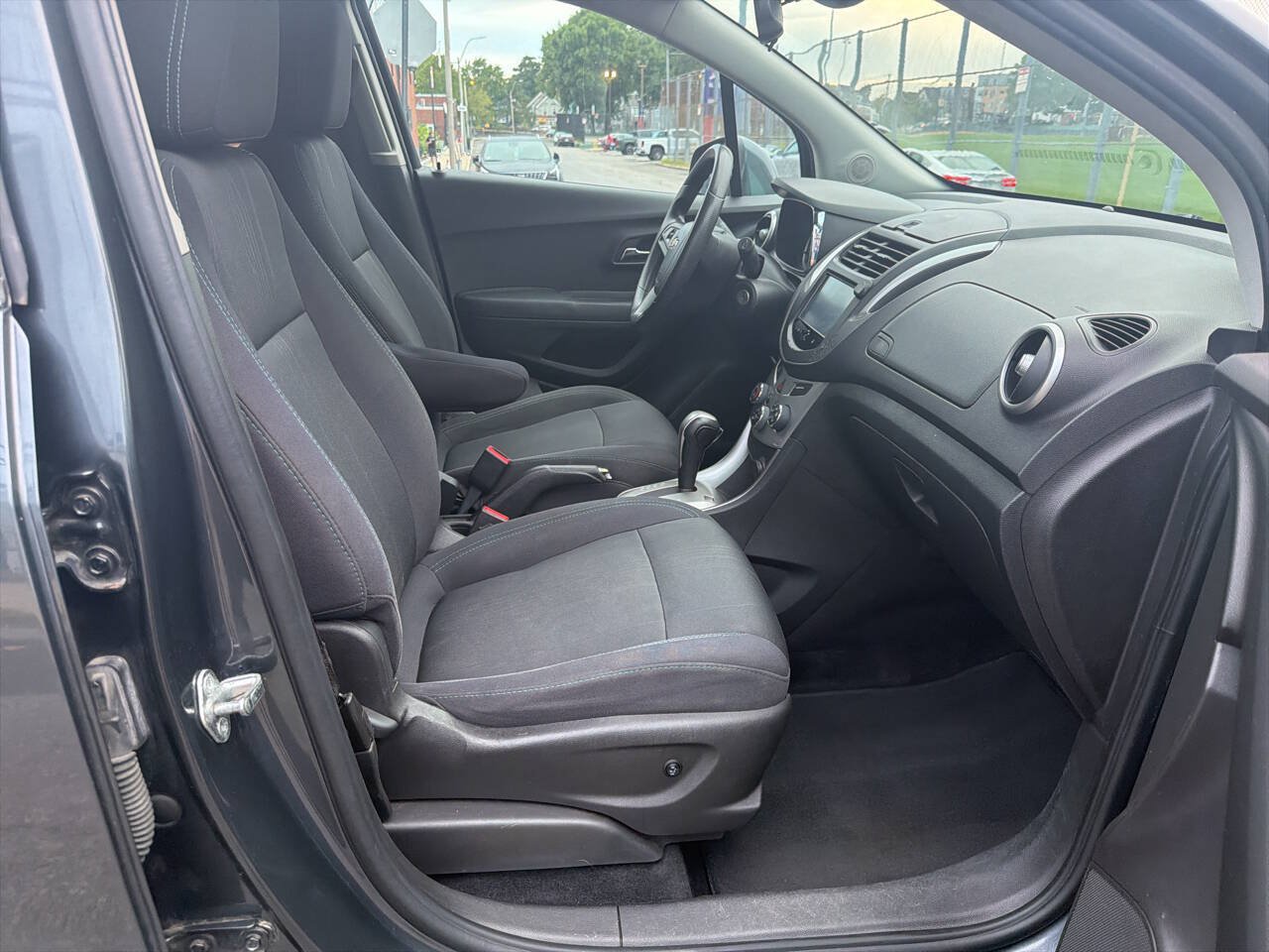 Used 2016 Chevrolet Trax LT AWD/4WD image 12