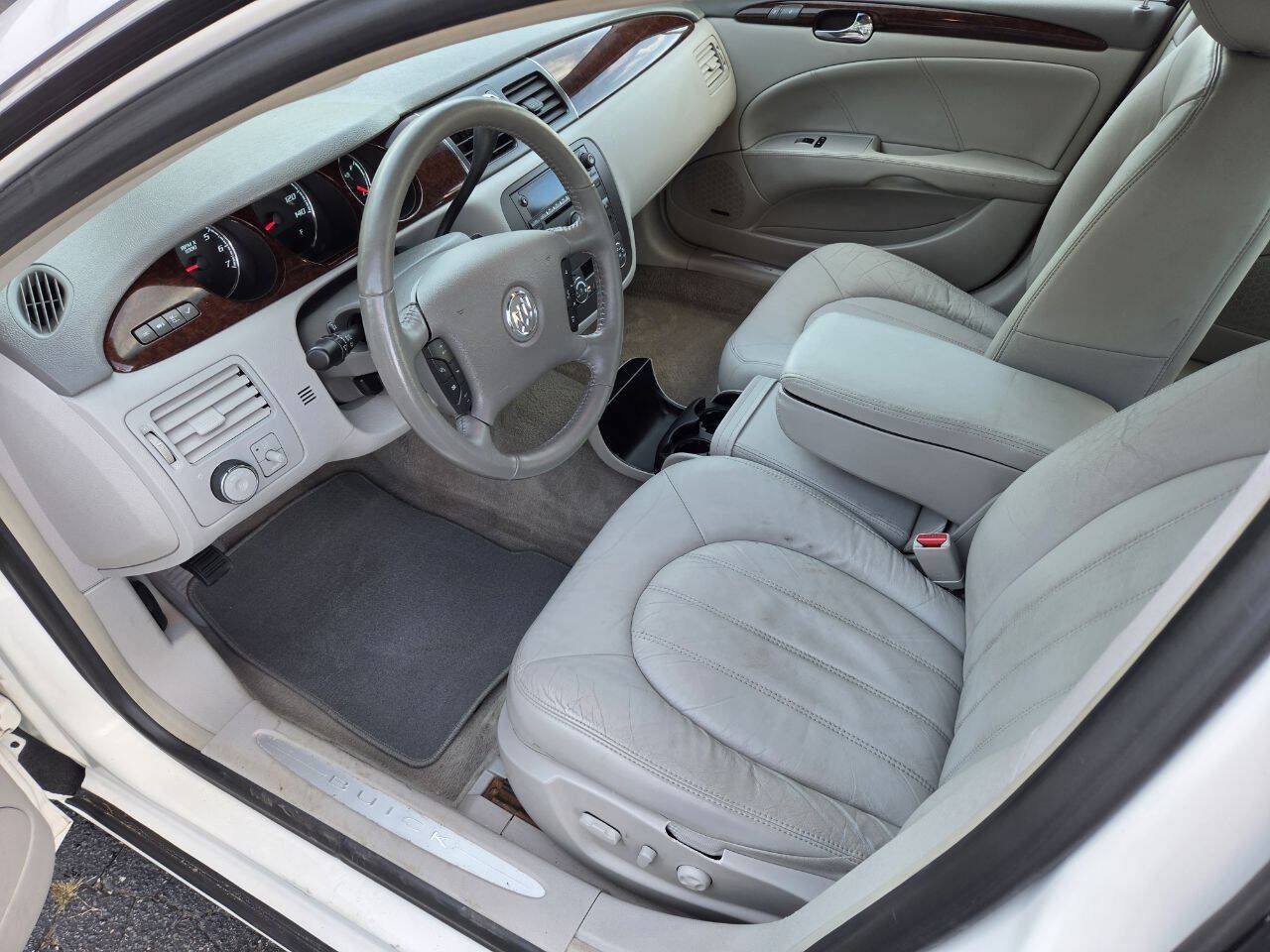Used 2010 Buick Lucerne CXL FWD image 7